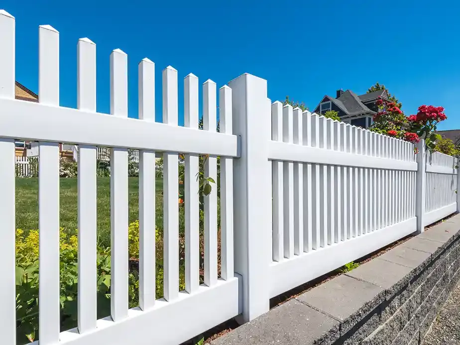 Lansing MI Vinyl Fences